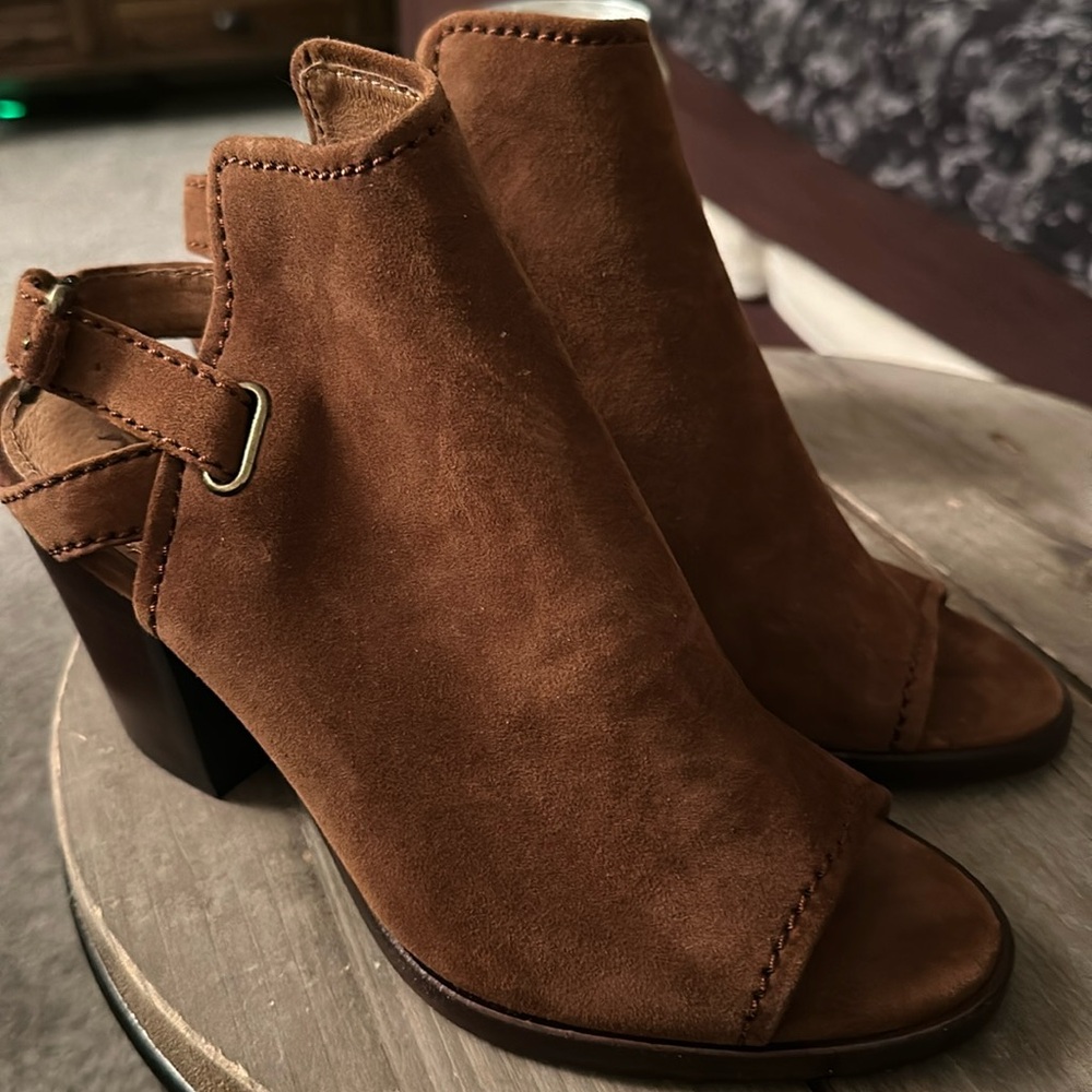 Frye Sling Back Suede open toe heel Sandals new without tag